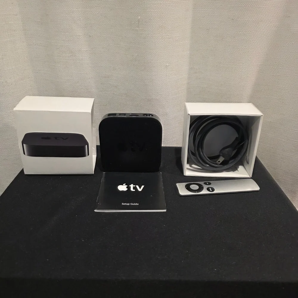 Apple TV Media Streamer with Box 2nd Generation A1378 MC572LL/A Black 720p HD